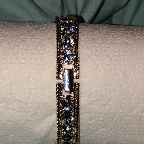 Montana Silversmith gold bangle bracelet CZ stones - Picture 5 of 16